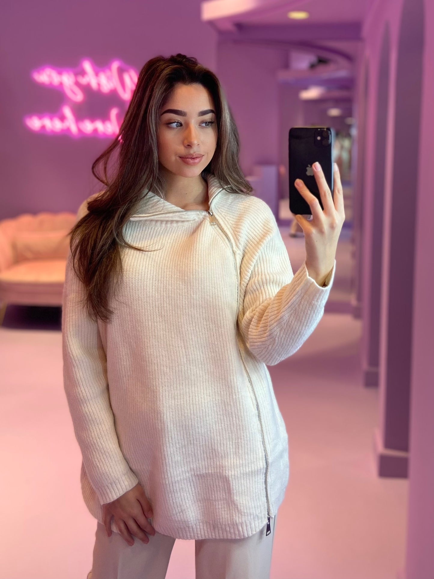 Kremowy sweter Yara